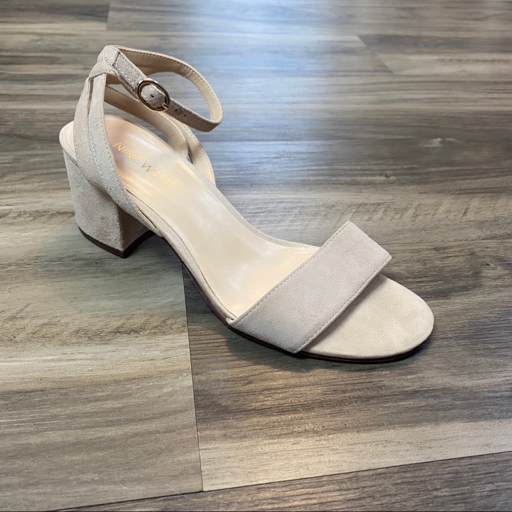 Nine West Suede Sandals Size 6.5